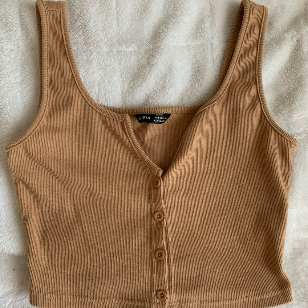 super cute tan cropped tank from shein!
